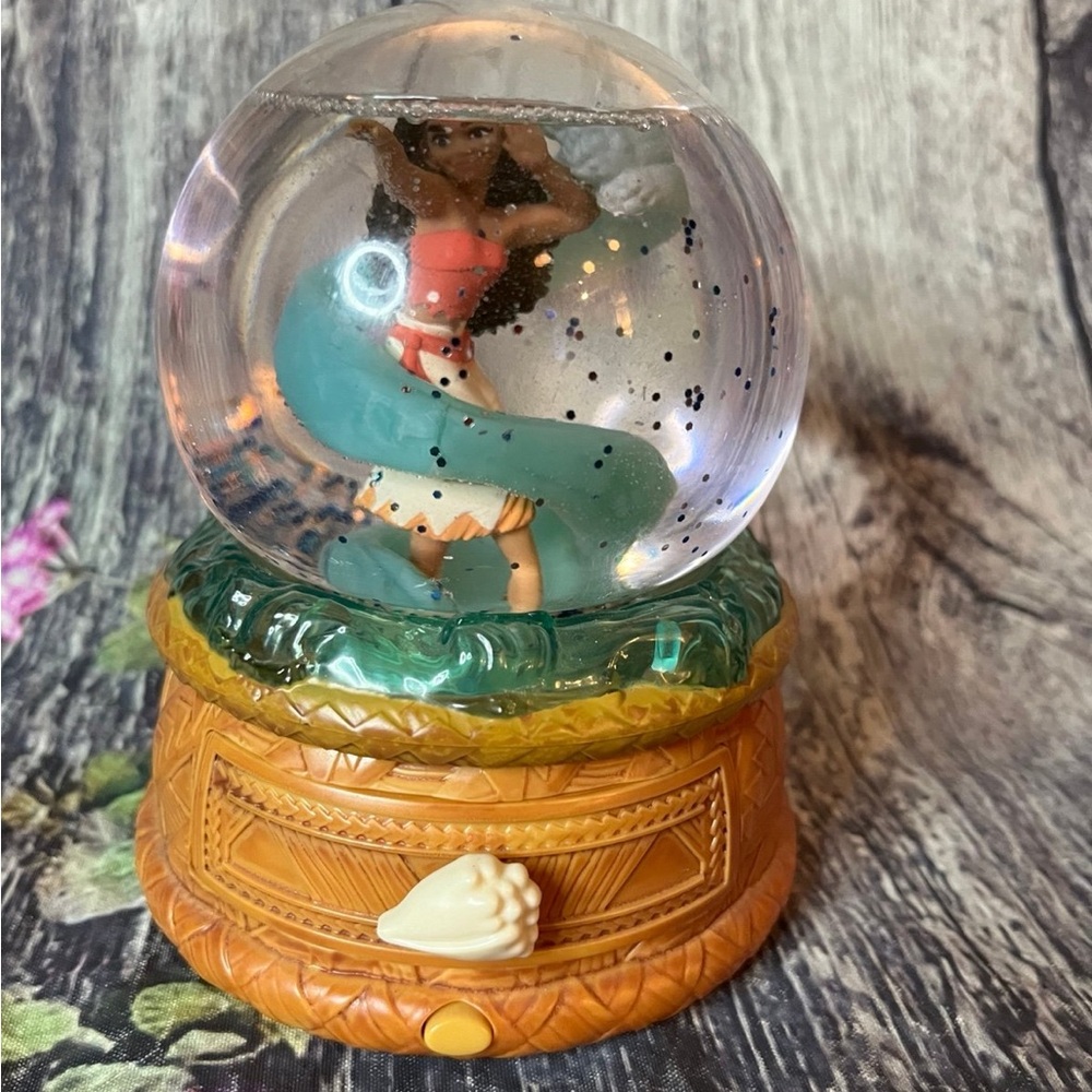 JAKKS Pacific Disney Moana's Musical Water Snow Globe and Jewelry Box WORKS 6"